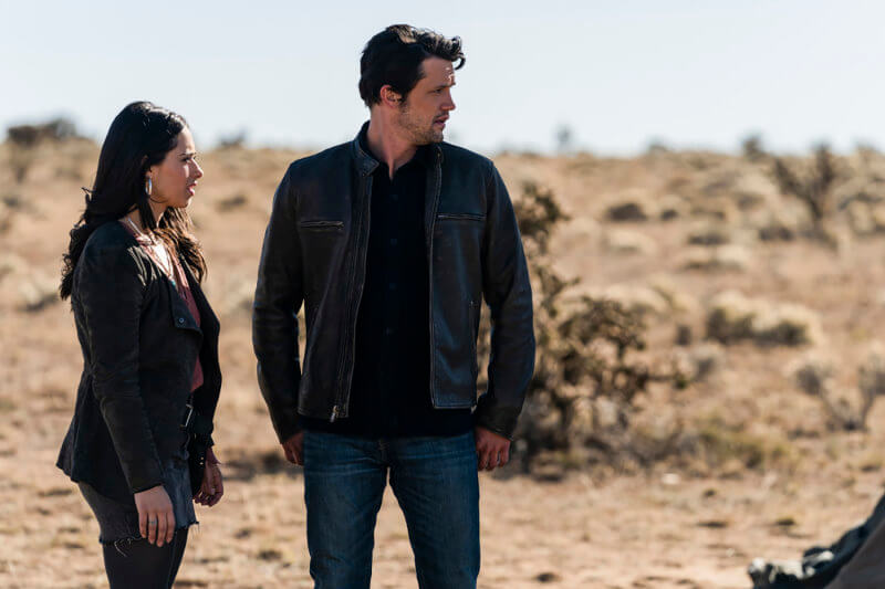 ROSWELL NEW MEXICO Songs About Texas 1x09 Jeanine Mason as Liz Ortecho Nathan Parsons as Max Evans The CW