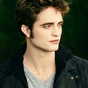 TWILIGHT Robert Pattinson as Edward Cullen